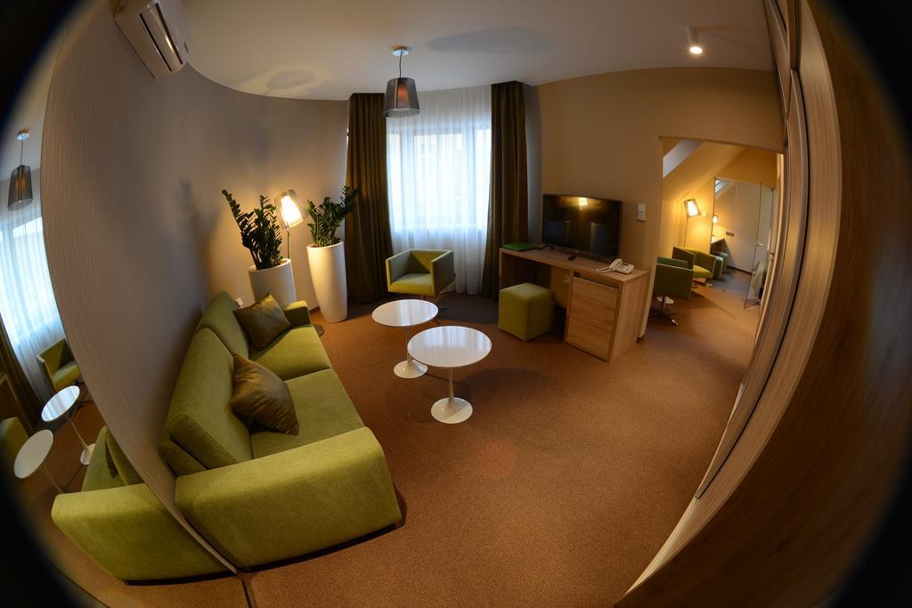 Nové Zámky Hotel Stardust חדר תמונה