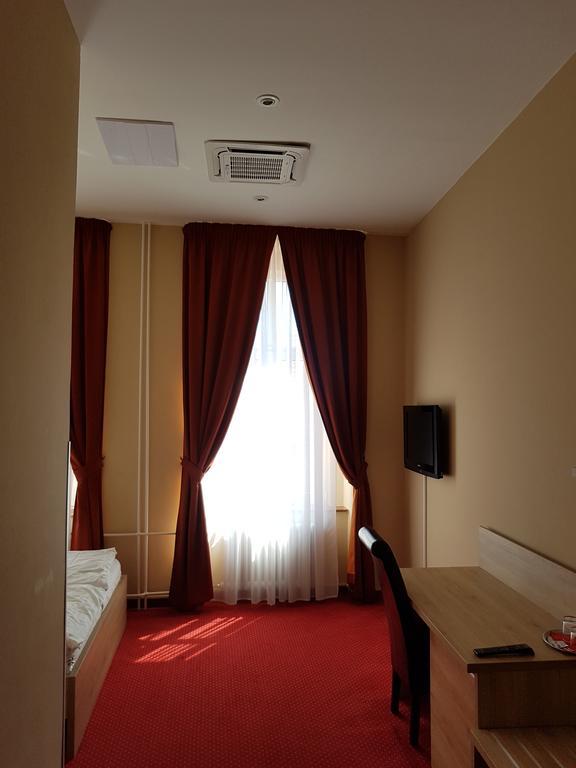 Nové Zámky Hotel Stardust מראה חיצוני תמונה