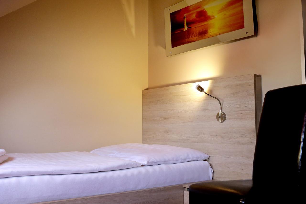 Nové Zámky Hotel Stardust מראה חיצוני תמונה