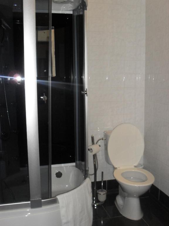 Nové Zámky Hotel Stardust מראה חיצוני תמונה